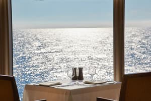 Cunard - Queen Elizabeth - Lido Restaurant 1.jpg